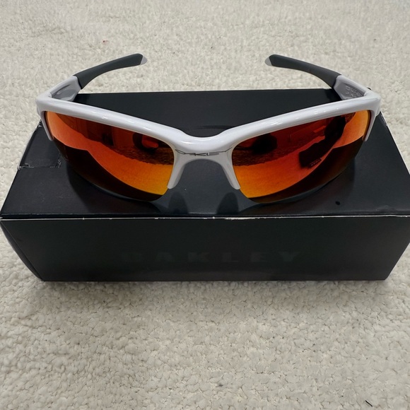 Oakley Flax XS with White Frame and jade iridium lenses - Picture 1 of 6